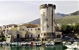 Il castello di Mola (ph Salvatore Ciccone)