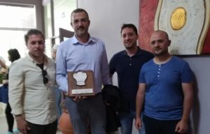 Antonio Croce riceve il premio Cappello d’oro per la produzione di zafferano