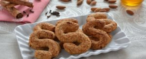 I Susamelli, un dolce tipico della Ciociaria, a forma di S