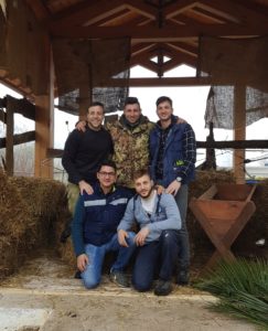 Il gruppo che organizza il presepe vivente a Piumarola (Fr)