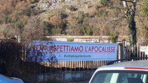 Sant'Elia Fiumerapido (Fr), le immagini del sit-in per la bonifica dell'impianto di stoccaggio dei rifiuti