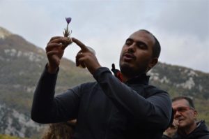 Francesco Tomaselli è il titolare dell'azienda erboristica Fibreno Officinali di Isola del Liri