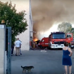 Un momento dell'incendio alla Mecoris di Frosinone