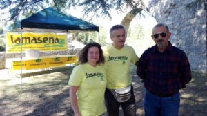 Remo Cinelli (al centro) insieme ad altri volontari del Circolo Lamasena di Legambiente
