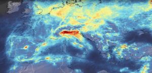 Un frame dell'animazione realizzata dall'ESA, che mostra la riduzione dell'inquinamento.