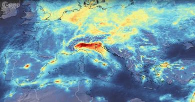 Un frame dell'animazione realizzata dall'ESA, che mostra la riduzione dell'inquinamento.