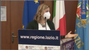 Roberta Lombardi ai microfoni