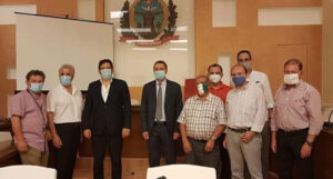 Il gruppo degli amministratori della zona interessata, tra cui Tommasino Marsella, e il consigliere regionale Loreto Marcelli