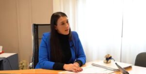 Arianna Volante, assessore al Commercio del Comune di Cassino, nel suo ufficio
