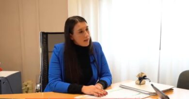 Arianna Volante, assessore al Commercio del Comune di Cassino, nel suo ufficio
