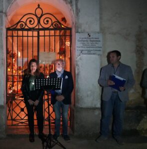 Pina Sciarra e Maurizio Rata mentre declamano