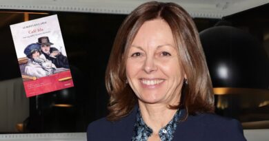 Due amici, un lungo viaggio dalla Ciociaria alla Scozia. Dentro “Café Ida” insieme ad Alberta Riccardi Alberta Riccardi, autrice di "Cafè Ida" , accanto alla copertina del libr